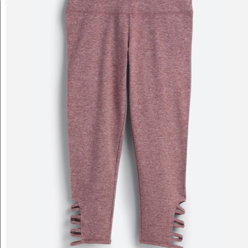 T4T “Monica” Criss Cross Crop Legging. S